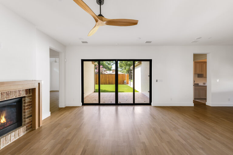 1311 Apache Dr-3