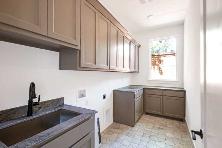 1311 Apache Dr-9