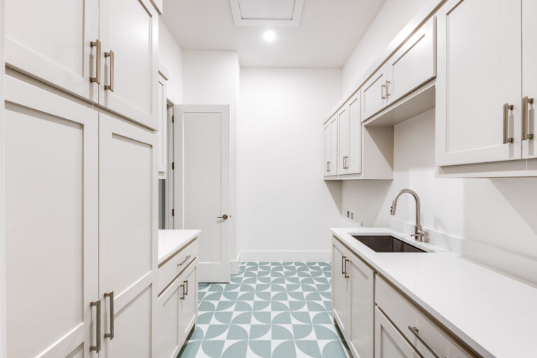 317 Sutton Pl-15