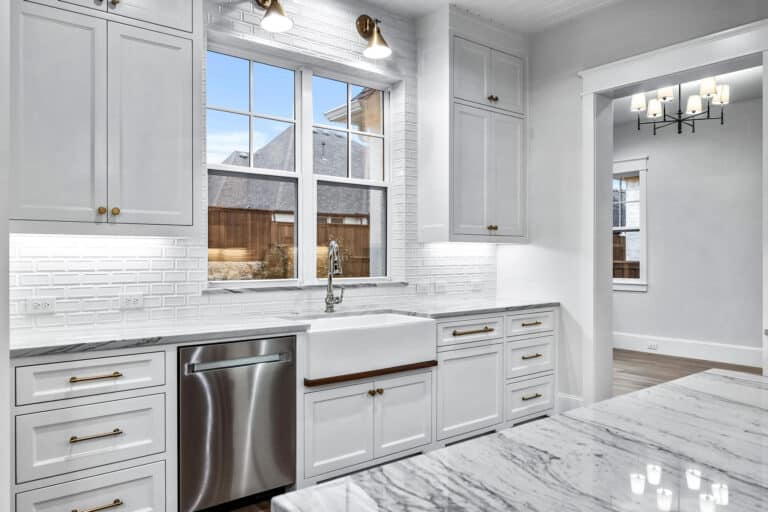 Silver-Cliff-Transitional-Kitchen3