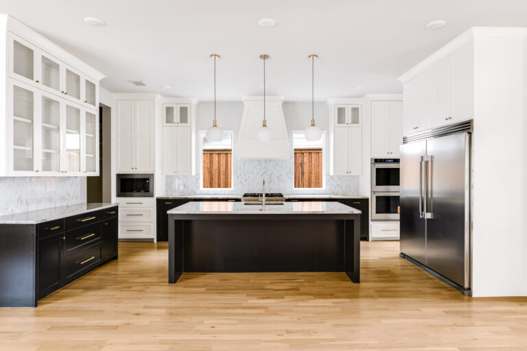 1319 Apache Dr-3