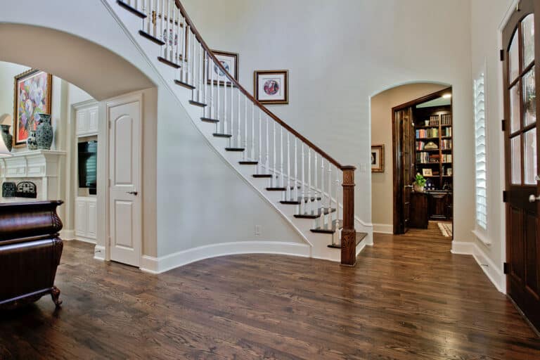 Lakeshore-Traditional-Staircase1