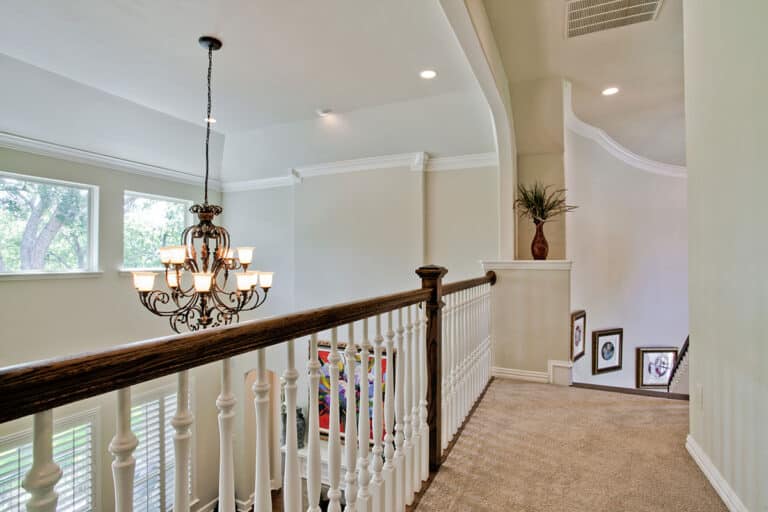 Lakeshore-Traditional-Staircase2