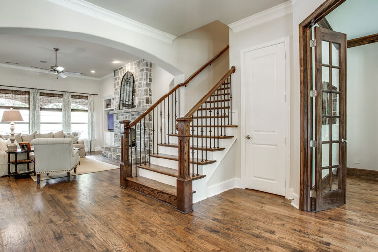 Ridgehaven-Traditional-Staircase1